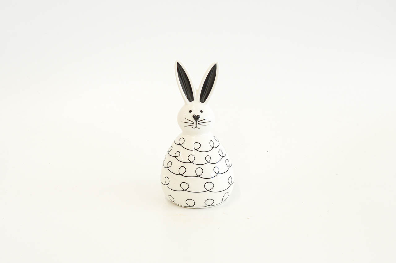 Schwarz-weisser Hase aus Porzellan