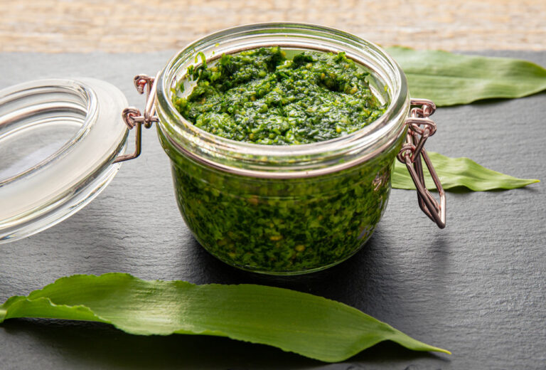 Rezept Bärlauchpesto: fertiges Pesto in Einweckglas
