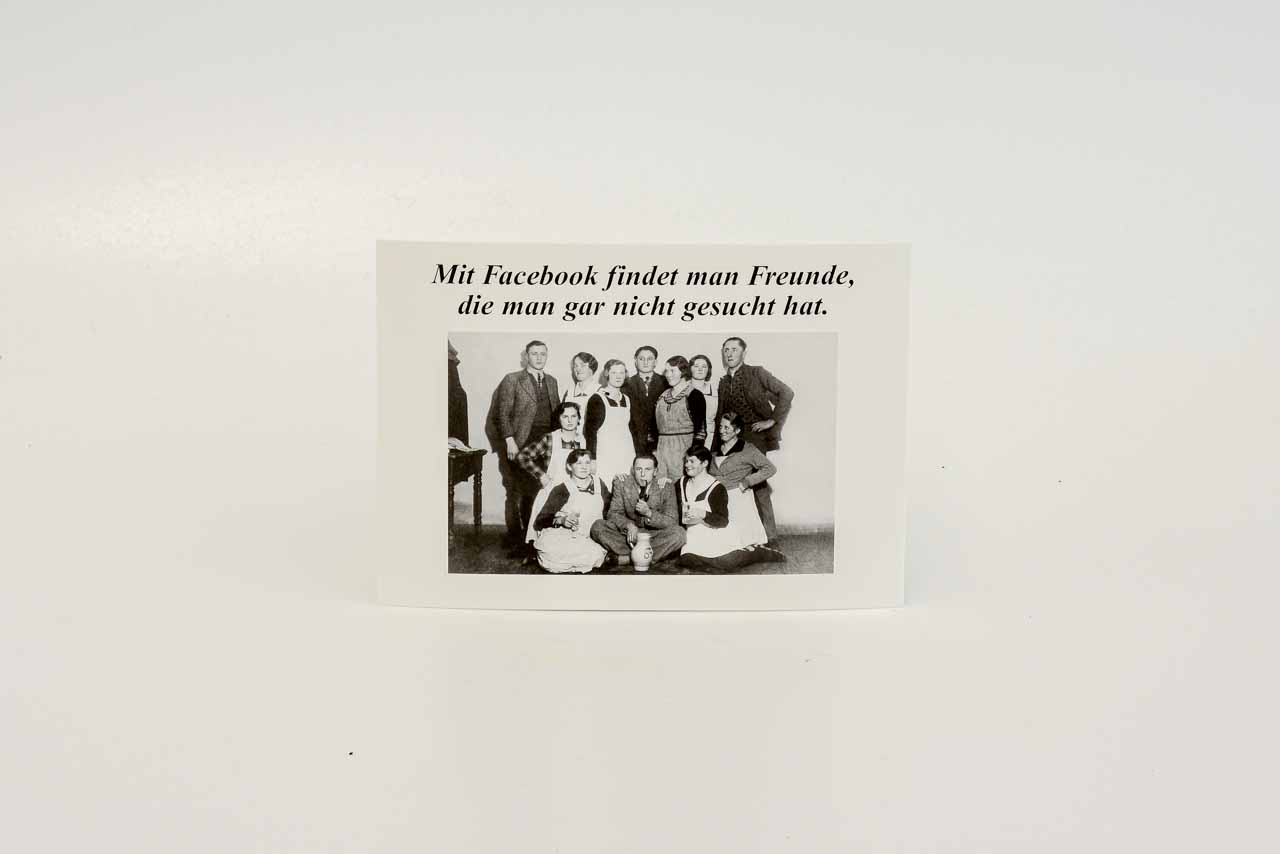 Retro-Postkarte mit Spruch zu Facebook-Freunden